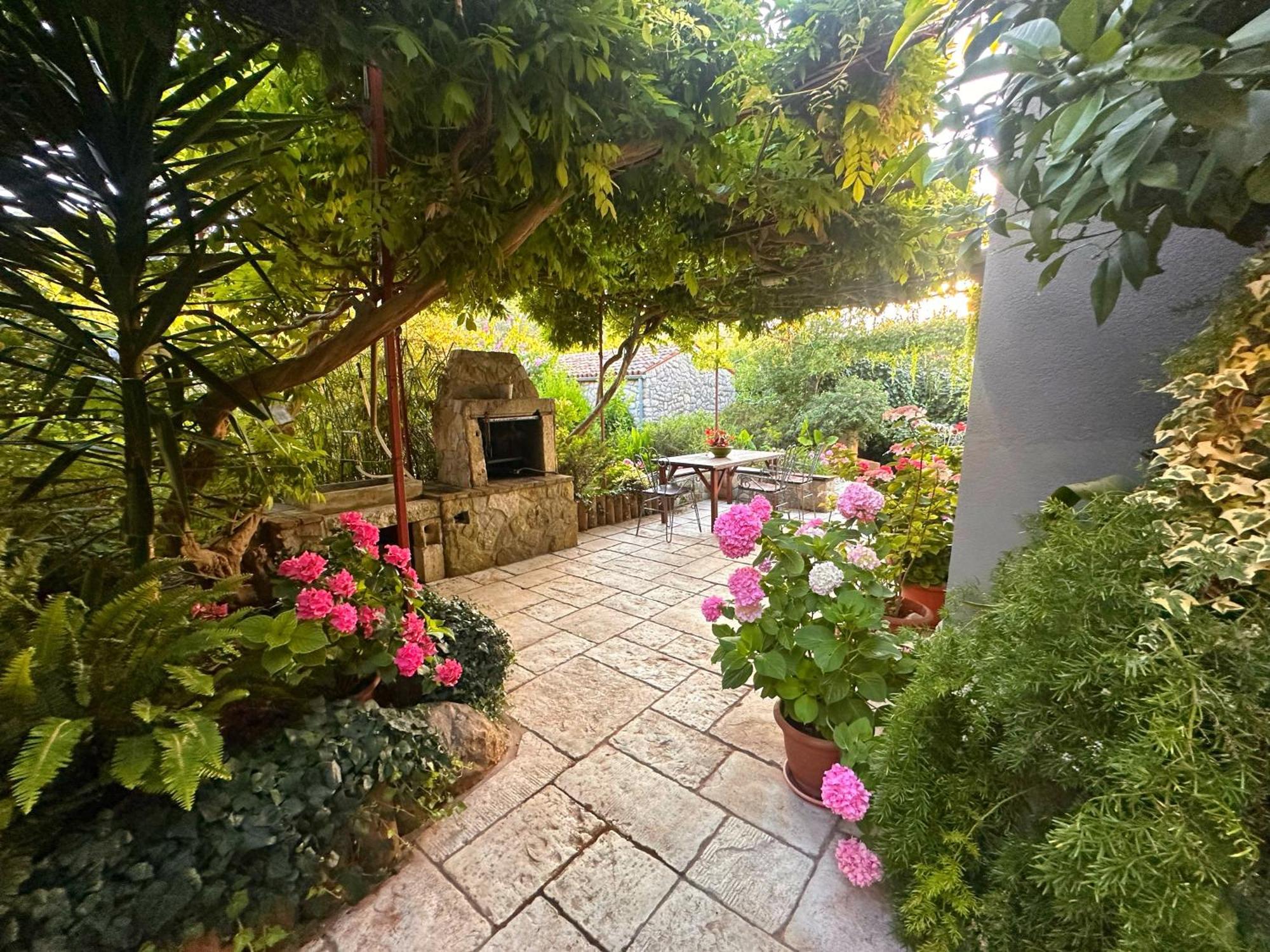 Apartments Cvita Вели-Лошинь Экстерьер фото